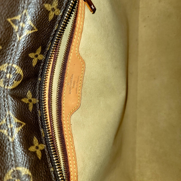 Louis Vuitton Luco Large Monogram Shoulder Bag - Picture 4 of 10